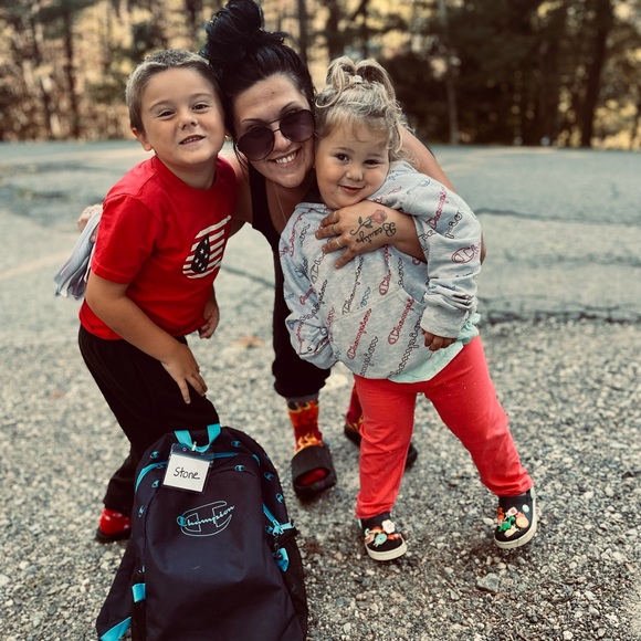 Meet your Posher, Alissa - Picture 2 of 8